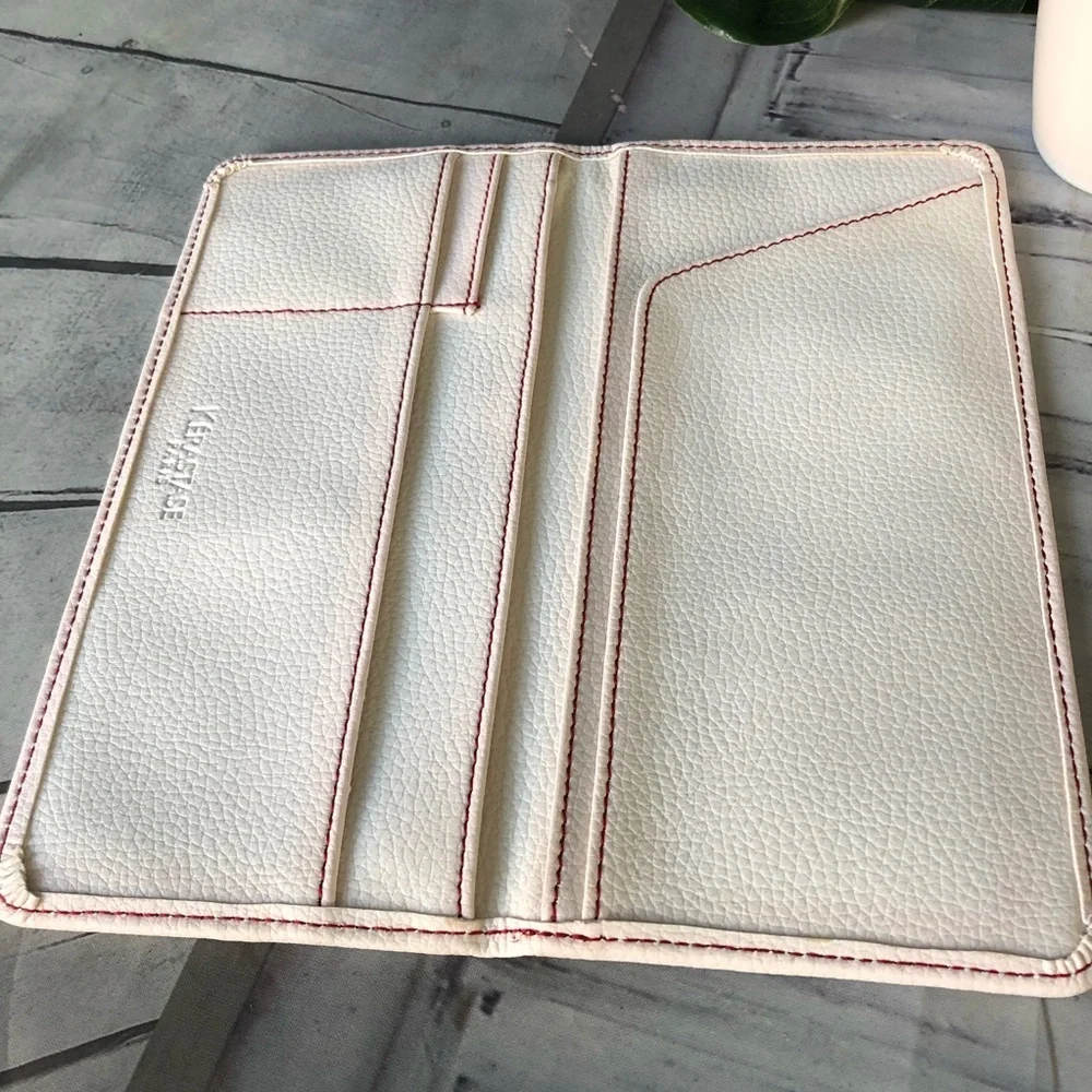 Elegant White Leather Clutch